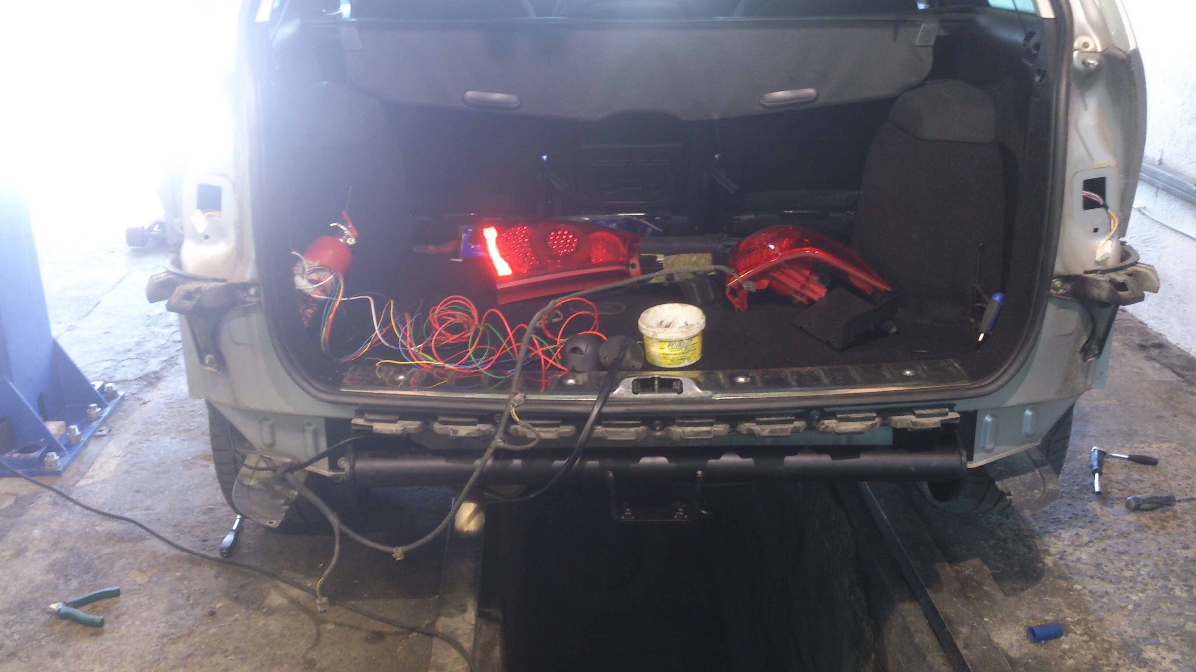 Montaż haka holowniczego Peugeot 307 kombi