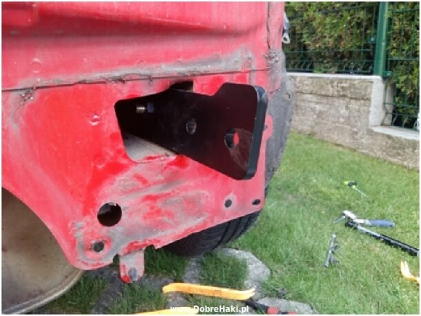 Hak holowniczy Ford Fiesta 2012.